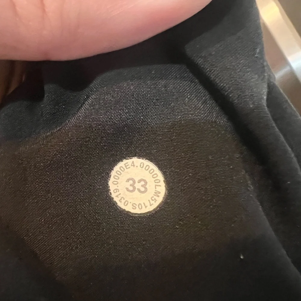 Lululemon Commission Pants Classic Men's Size 33 Khaki Tan Flaw